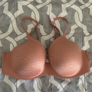 Victoria's Secret Leopard Print Bra in Pink